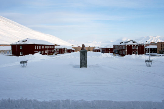 The most popular view to Pyramiden, the Soviet abandoned town on Svalbard archipelago. 