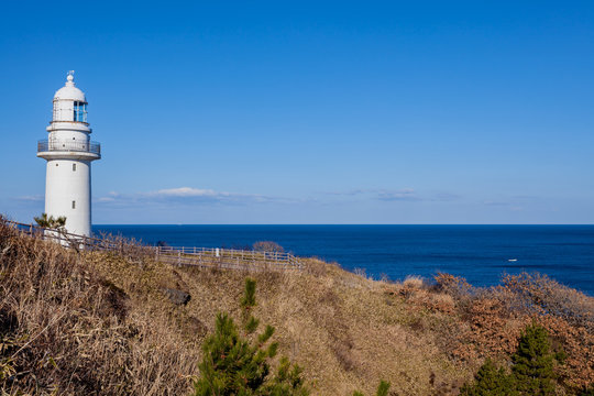 恵山岬灯台と津軽海峡