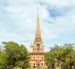 The most important of the buddhist temples of Phuket province is Wat Chalong or formally Wat Chaiyathararam.