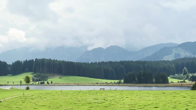 Attlesee und Alpen im Allg&auml;u