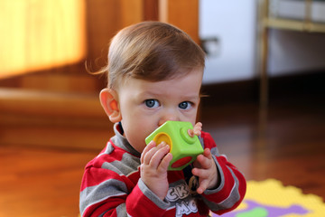 Bambino che gioca