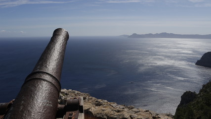 Canon sur fond de mer