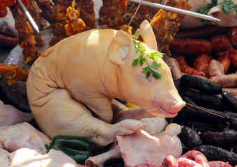 Spanferkel, Grillfleisch, Würste, Hähnchen