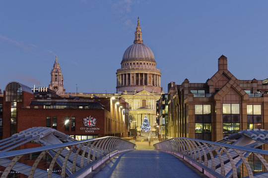 UK, London, St Paul's Cathedral and Millennium Bridge at dusk