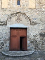 Petite porte d'une abbaye