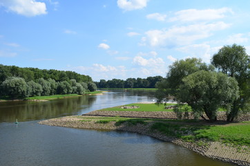 Fototapeta na wymiar Odra w Nowej Soli/The Oder river in Nowa Sól, Lubusz Land, Poland