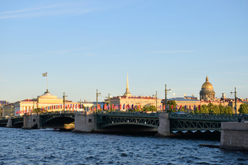 Obraz premium View of Palace bridge, Saint Isaac's Cathedral and the Admiralty