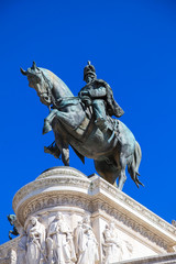 Fototapeta na wymiar Statue proche du monument Victor Emmanuel II, Rome,Latium, Italie
