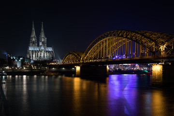 Fototapeta premium Cologne at night in the winter season (mid of january)