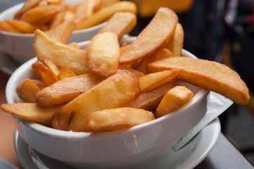 frites dans un bol