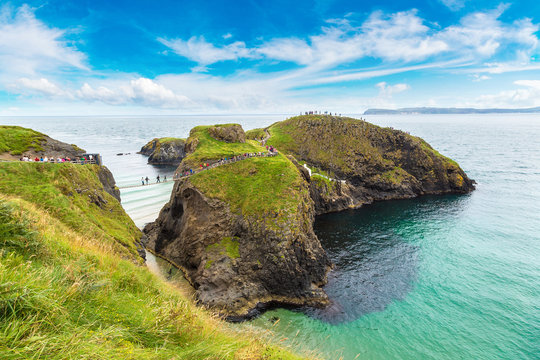 Fototapeta Carrick-A-Rede rope bridge, Northern Ireland
