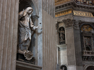 STATUE IN SAINT PETER BASILICA IN VATICAN