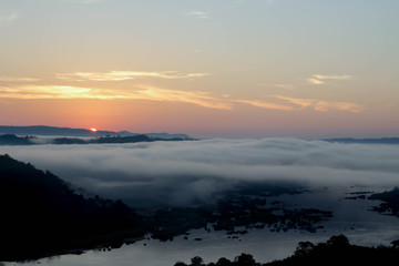 Obraz premium Mist in sunrise