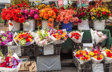 Fototapeta na wymiar bouquets of flowers for sale