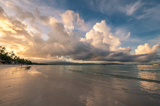 Fototapeta Beautiful sunrise at Boracay beach, Philippines