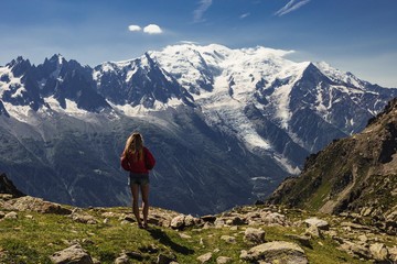 Fototapeta na wymiar Woman looking at mountains