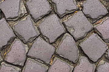 The area paved with stone.