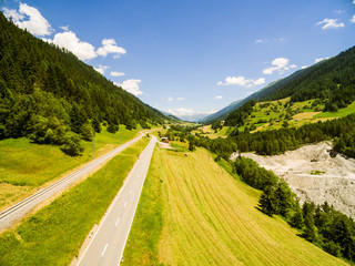 Straße durch SChweizer Tal, Luftbild