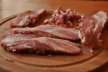 Bacon. Raw, smoked pork. Component dishes.