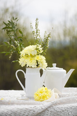 Śniadanie w ogrodzie