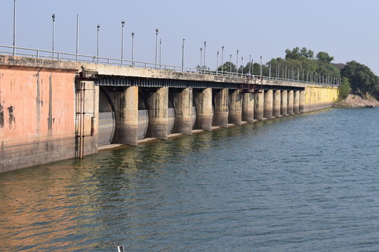 The Telaiya Dam on river Barakar Jhumri-Telaiya, Koderma, Jharkhand