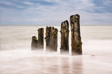 Buhnen an der Küste der Ostsee