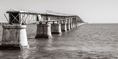 Black & White Bridge