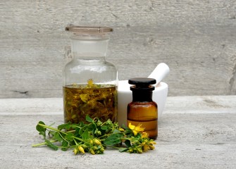 Johanniskraut, Hypericum, Johanniskrautöl