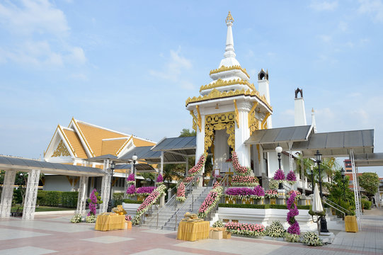 temple (Wat Phra Si Mahathat)