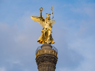Fototapeta premium Golden angel of the Siegessaeule (Victory Column)