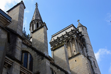 Fototapeta na wymiar Tours de Notre-Dame de Dijon en Bourgogne, France