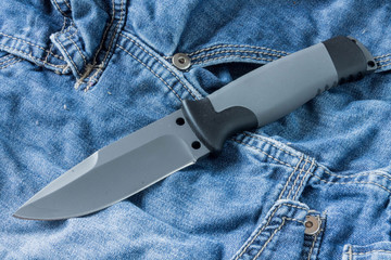 Fixed knife. Diagonal position. Clouse up.