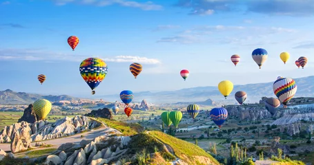 Keuken foto achterwand Turkije De grote toeristische attractie van Cappadocië - ballonvlucht.