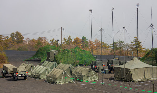 自衛隊の野営キャンプ