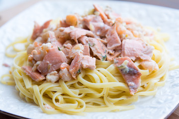 spaghetti with salmon