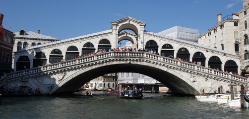 Fototapeta na wymiar Rialto Bridge Venice - Italy