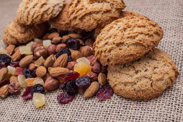 cookies and nuts mix
