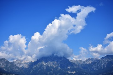 Nuvole e montagne