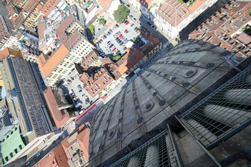 Fototapeta na wymiar Turin from the highest building called MOLE ANTONELLIANA