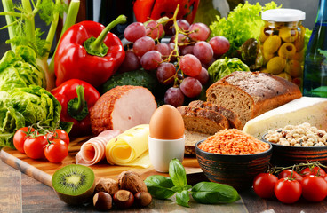 Composition with variety of organic food products