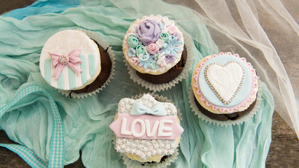 Love cupcakes for Valentine's day or birthday. Pastel colors: pink and blue