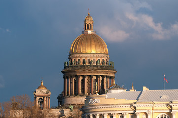 Obraz premium View of St. Isaac's Cathedral in St. Petersburg. Russia