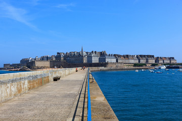 Fototapeta premium The pier that goes out from the old town of St.Malo, France