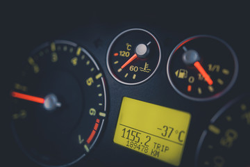 Fototapeta premium Car distance to empty