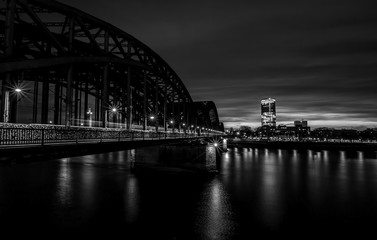 Brücke über den Rhein bei Köln