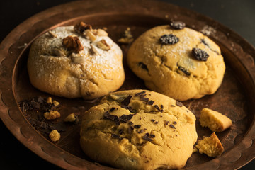 Cookies auf Kupferteller