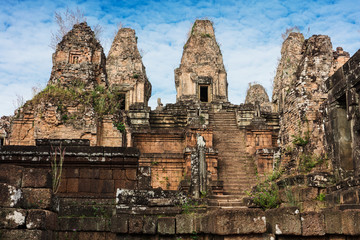 Fototapeta na wymiar Pre Rup temple ruins at Angkor wat