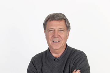 Obraz premium Portret studio atrakcyjny kaukaski mężczyzna w średnim wieku