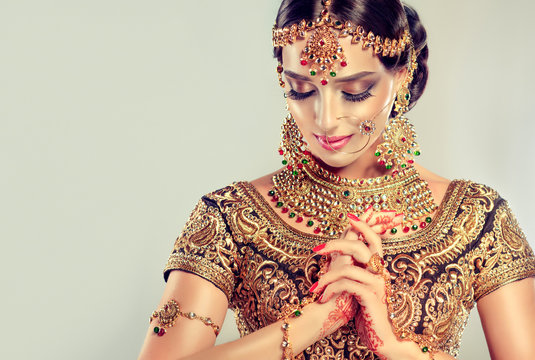 South Indian Gold Jewellery Models Images – Browse 536 Stock Photos,  Vectors, and Video | Adobe Stock