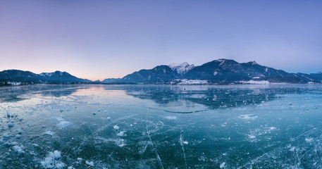 Abendstimmung am Wolfgangsee - Gefrorener See